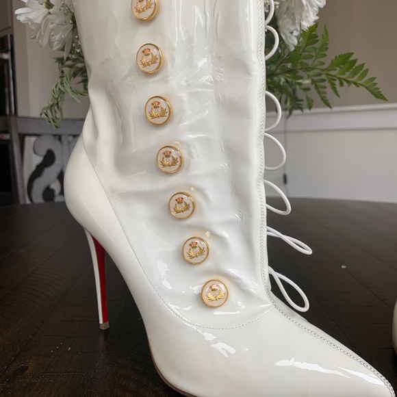White and Gold Louis Vuitton booties - Picture 5 of 10